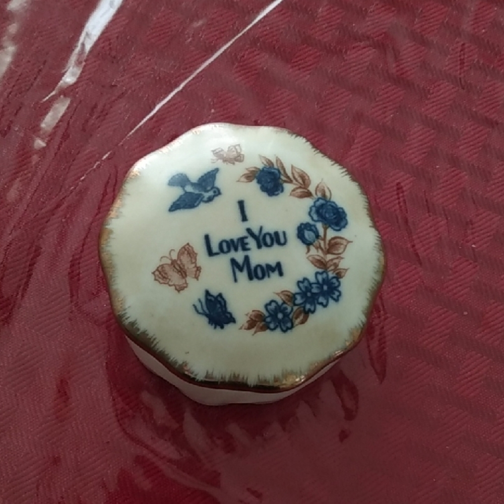 Vintage I Love You Mom Trinket Box